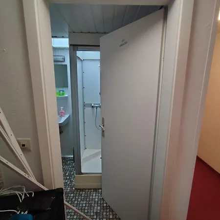 Pensionat In Guest - Single With Shared Bathroom And Kitchen In Hundsbach