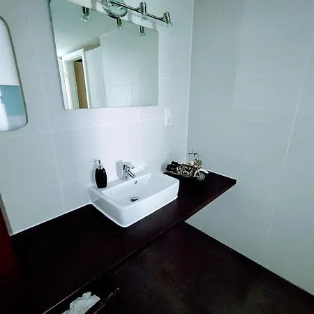 In Guest - Single With Shared Bathroom And Kitchen In Hundsbach *